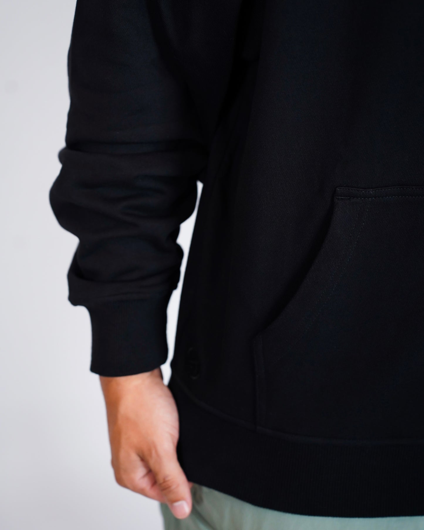 HOODIE OSLO - NEGRO